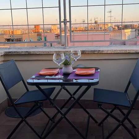 Cozy Penthouse With Terrace And View Apartamento Roma
